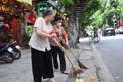 Quận Hoàn Kiếm: Đường phố sạch đẹp, rực rỡ cờ hoa chào mừng Quốc khánh