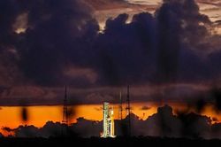 NASA ấn định thời điểm phóng thử lại tàu thăm dò Mặt Trăng