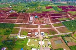 Cảnh giác với việc hiến đất