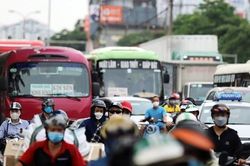 Người dân rời Thủ đô nghỉ lễ 2/9, đường phố khắp ngả 'nóng ran'