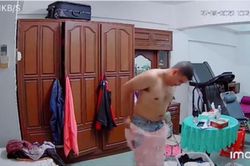 Mở camera kiểm tra, vợ 'bắt quả tang' hành động lạ của chồng khi ở nhà một mình