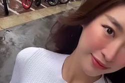 Hoa hậu Đỗ Mỹ Linh khoe eo thon bỏng mắt trên đường phố Milan