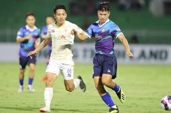 Vòng 15 V-League 2022: Hà Nội FC ngăn bước 'ngựa ô' Bình Định