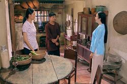Phim 'Duyên kiếp': Lương ân cần chăm sóc Huệ, Lan sinh con trong tủi nhục