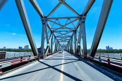 Các thành phố có ngưỡng chỉ số tia cực tím từ cao đến rất cao