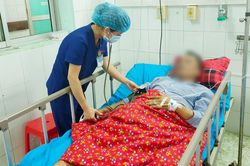 Bệnh nhân ngộ độc vì ăn nhầm lá ngón được cứu sống ngoạn mục