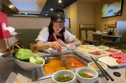 Chuyện nhà hàng nổi tiếng nấu lẩu bằng gia vị đóng gói vạch trần sự thật của 1 bộ phận sống hời hợt