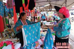 Phiên chợ vùng cao năm 2022
