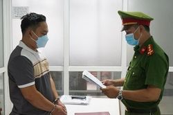 Nhân viên ngân hàng lừa đồng nghiệp 7 tỷ đồng