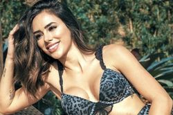 Mê mẩn nhan sắc của tình cũ nóng bỏng vừa chia tay Neymar