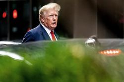 Ông Trump đối đầu chính phủ Mỹ trước tòa về tài liệu mật