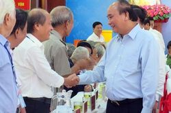 Chăm lo ngày càng tốt hơn cho nhân dân cả về vật chất và tinh thần