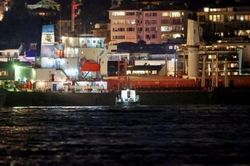Tàu chở ngũ cốc từ Ukraine mắc kẹt ở Istanbul