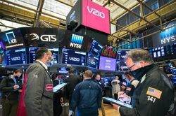 Chứng khoán Mỹ chịu áp lực lớn từ FED, Nasdaq Composite giảm liền 6 phiên
