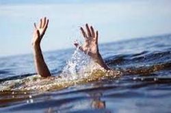 Xuống thác chụp hình, một học sinh lớp 9 bị nước cuốn trôi