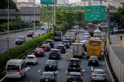 'Né' tắc đường ngày cuối kỳ nghỉ lễ 2/9, người dân ùn ùn trở lại Hà Nội sớm
