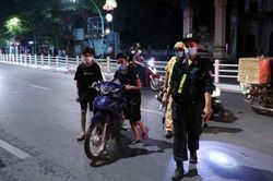 Cảnh sát 141 hóa trang tuần tra, ngăn chặn đua xe gây rối, thu giữ nhiều bình khí cười