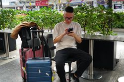 Bay 2 chặng, khách chọn ở lại Tân Sơn Nhất chờ 5 tiếng vì sợ kẹt xe