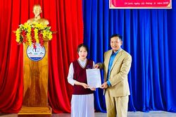 Di Linh: Kết nạp Đảng cho học sinh Trường THPT Trường Chinh