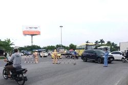 5 ô tô tông liên hoàn, CSGT tạm cấm xe vào cao tốc Pháp Vân