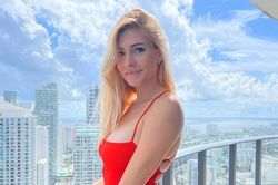 Cô gái Mỹ bất ngờ nổi tiếng nhờ vài giây trên khán đài