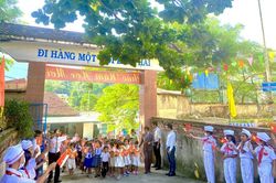 Quảng Ngãi: Khai giảng năm học mới diễn ra an toàn, vui tươi