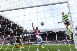Man City: Haaland tuyệt vời đấy, nhưng…