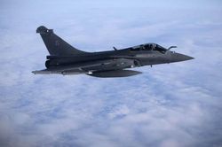 NATO điều chiến đấu cơ theo dõi 'lộ trình khác thường' của một máy bay tư nhân