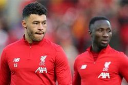 Bị gạt khỏi danh sách dự Champions League, 2 tiền vệ cân nhắc rời Liverpool