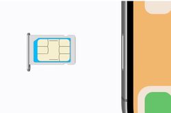 Apple cân nhắc loại bỏ hoàn toàn khe cắm thẻ SIM trên iPhone 14 sắp ra mắt