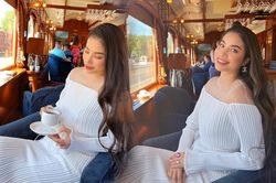 Phạm Hương khoe ảnh đón sinh nhật trên tàu, gây lóa mắt với nhẫn kim cương 'siêu to khổng lồ'