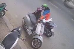Để balo ở xe máy, cô gái bị trộm tài sản trị giá hơn 30 triệu đồng