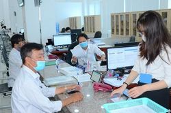 Vì sao thủ tục công bố mỹ phẩm nhập khẩu còn chậm?