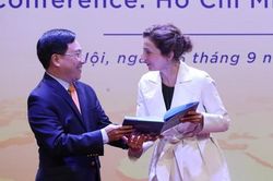 Kỷ niệm 35 năm UNESCO ra Nghị quyết tôn vinh Chủ tịch Hồ Chí Minh