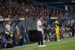 Quang Hải 'ngồi chơi xơi nước', Pau FC hòa cay đắng