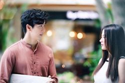 Được vợ giám đốc xin việc cho với mức lương khá cao, thế mà giờ lại được sếp tặng 50 triệu khiến tôi choáng váng