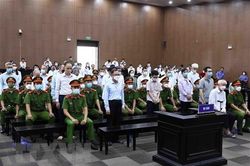 Làm cán bộ, đừng 'đẽo cày giữa đường'