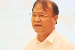 Thứ trưởng Bộ Công Thương lý giải việc lần đầu tiên giá dầu đắt hơn giá xăng