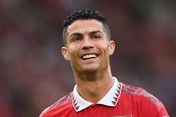 Ronaldo chuẩn bị cho trận đầu tiên ra sân ở Europa League