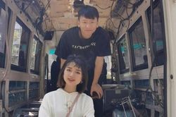 Cặp đôi Trung Quốc bị gọi là 'ăn mày' vì sống trong xe van