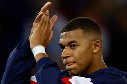 Mbappe: 'Đến lúc Ronaldo và Messi dừng lại'