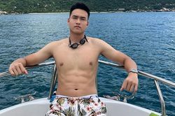 Bùi Hoàng Việt Anh khoe body 6 múi trên du thuyền