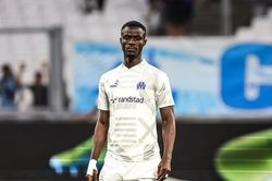 Eric Bailly tố cáo MU thiên vị các cầu thủ người Anh