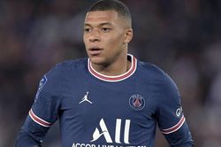 Mbappe phủ nhận lộng quyền ở PSG
