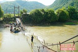 Phù Yên: Sập cầu treo dân sinh tại bản Trò 1