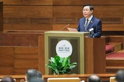Tạo lập khuôn khổ pháp lý cho các hoạt động của đất nước
