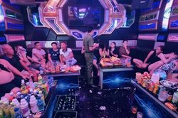 19 thanh niên vào quán karaoke sử dụng ma túy