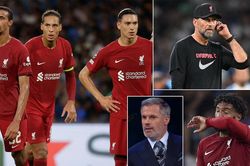 Jamie Carragher: Liverpool đã chơi thứ bóng đá tự sát