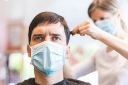 Những ai, địa điểm nào bắt buộc phải đeo khẩu trang theo quy định mới?