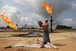 Ba Lan tìm cách nhập dầu và khí đốt của Nigeria để giảm phụ thuộc Nga